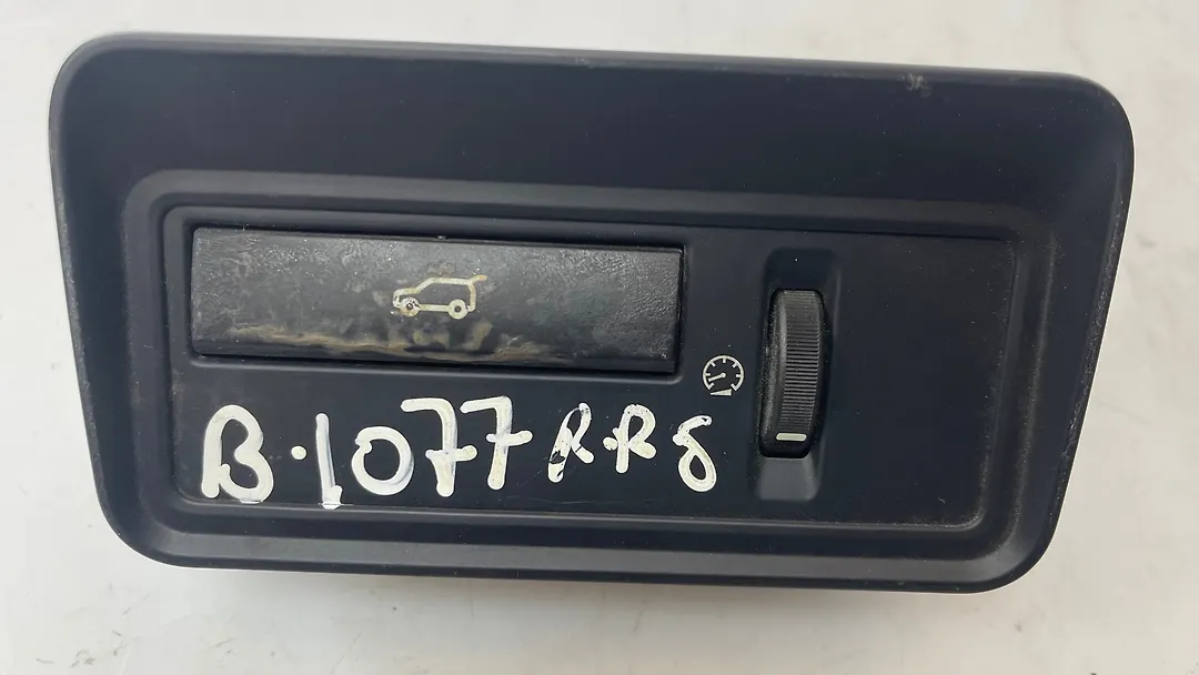 Tailgate Fog light  Open Switch - 2014 Land Rover RANGE ROVER SPORT