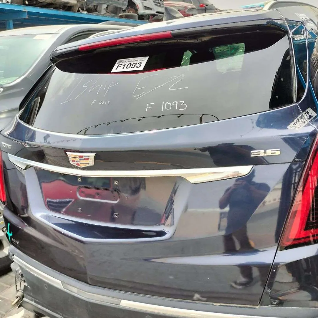 Tailgate - 2018 Cadillac XT5 Luxury