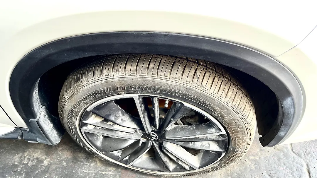 Fender moulding (RHF) - 2022 Infiniti QX55 GRADE ESSENTIAL