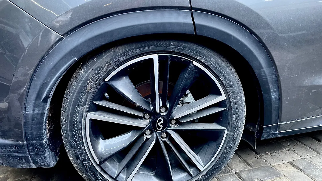 Fender moulding (RHB) - 2023 Infiniti QX55