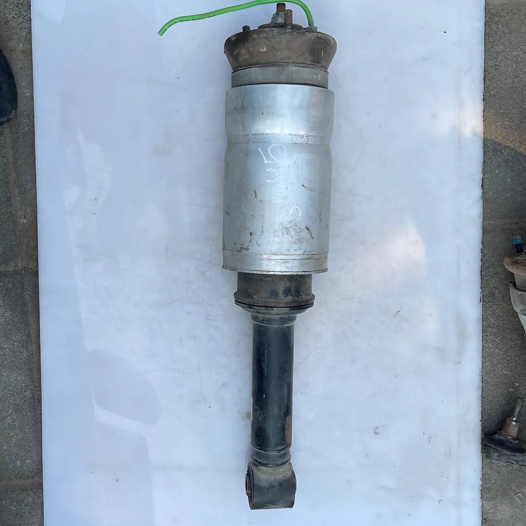Shock Absorber (RHF) - 2008 Land Rover LR3