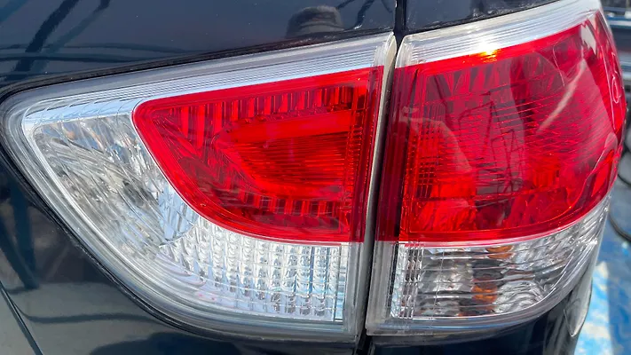Tail Light (RH) - 2013 Nissan Pathfinder