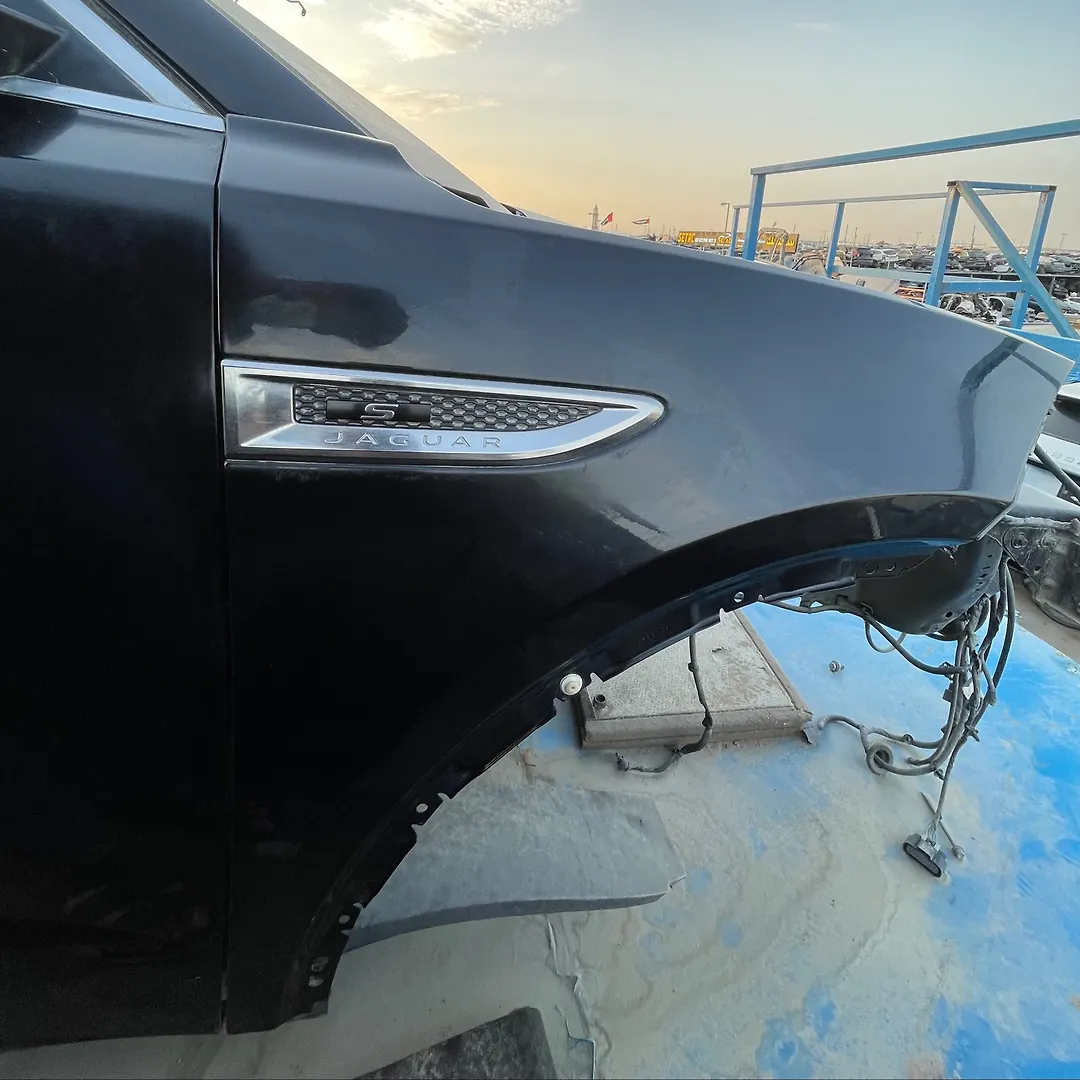 Fender (RHF) - 2018 Jaguar E-Pace