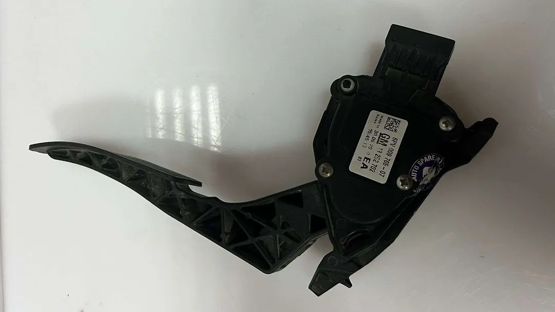 Accelerator pedal - 2011 GMC Terrain