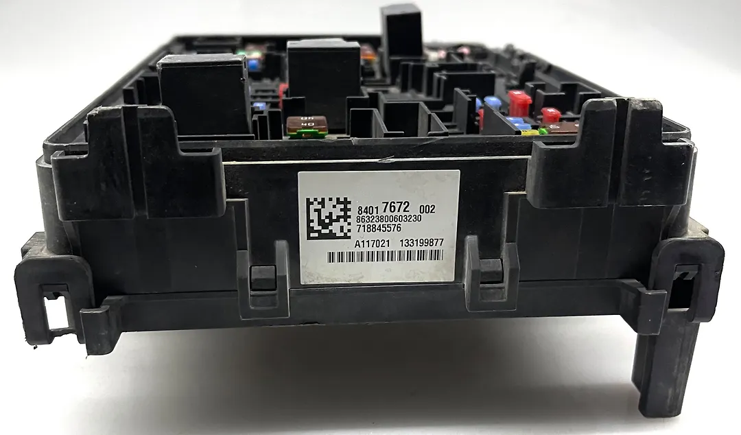 Fuse box - 2017 Chevrolet Tahoe