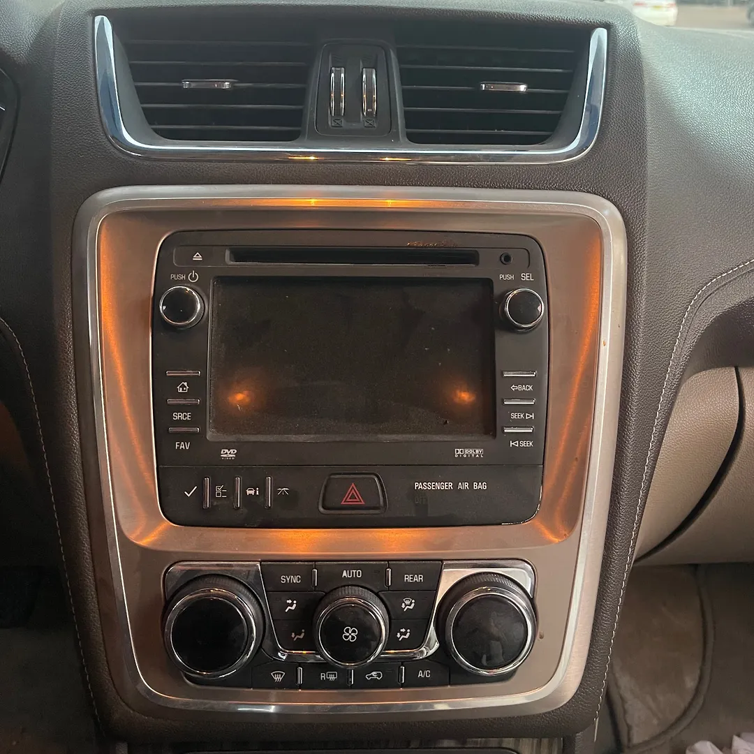 Info-gps-tv screen - 2013 GMC Acadia 