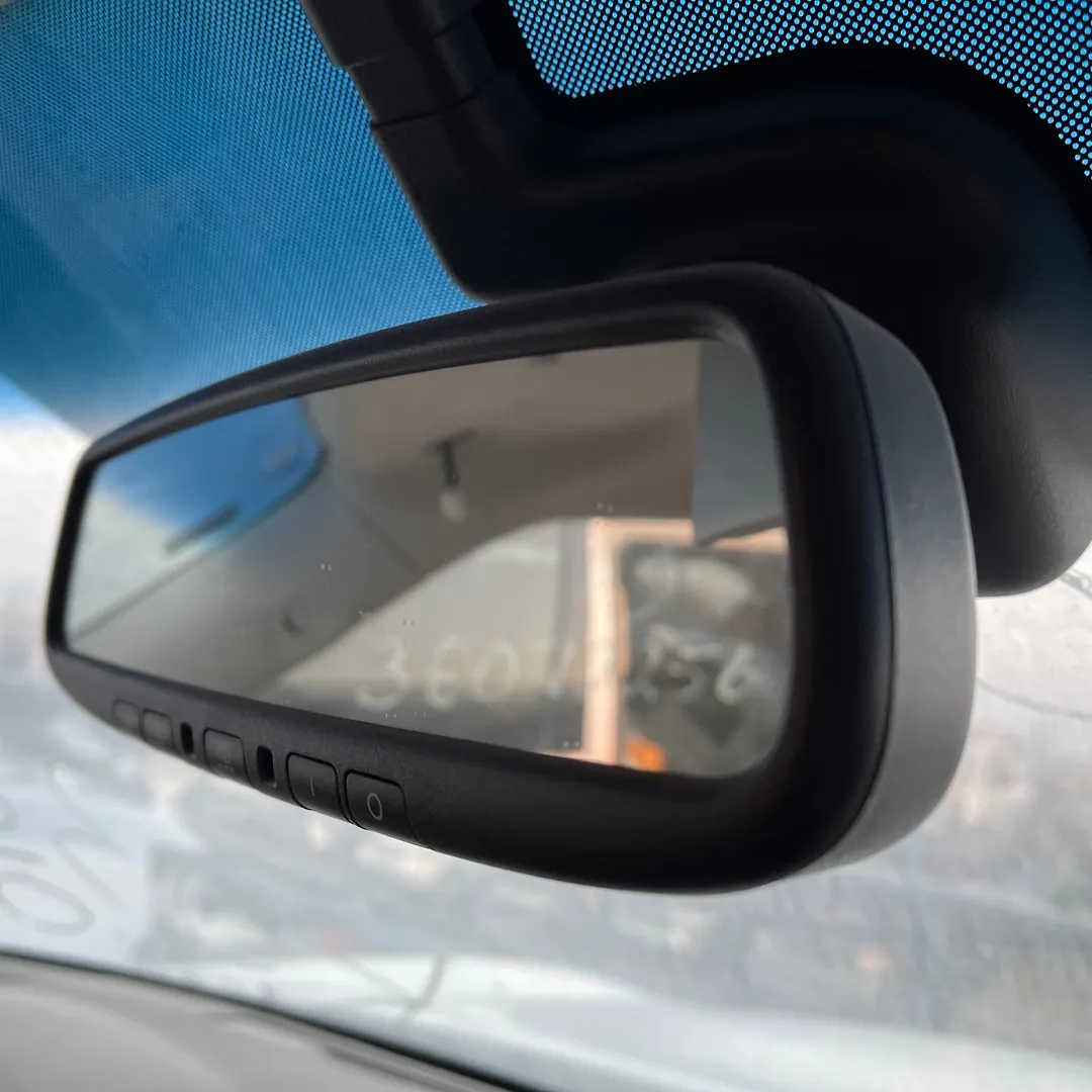 Rear view mirror - 2013 Infiniti QX56