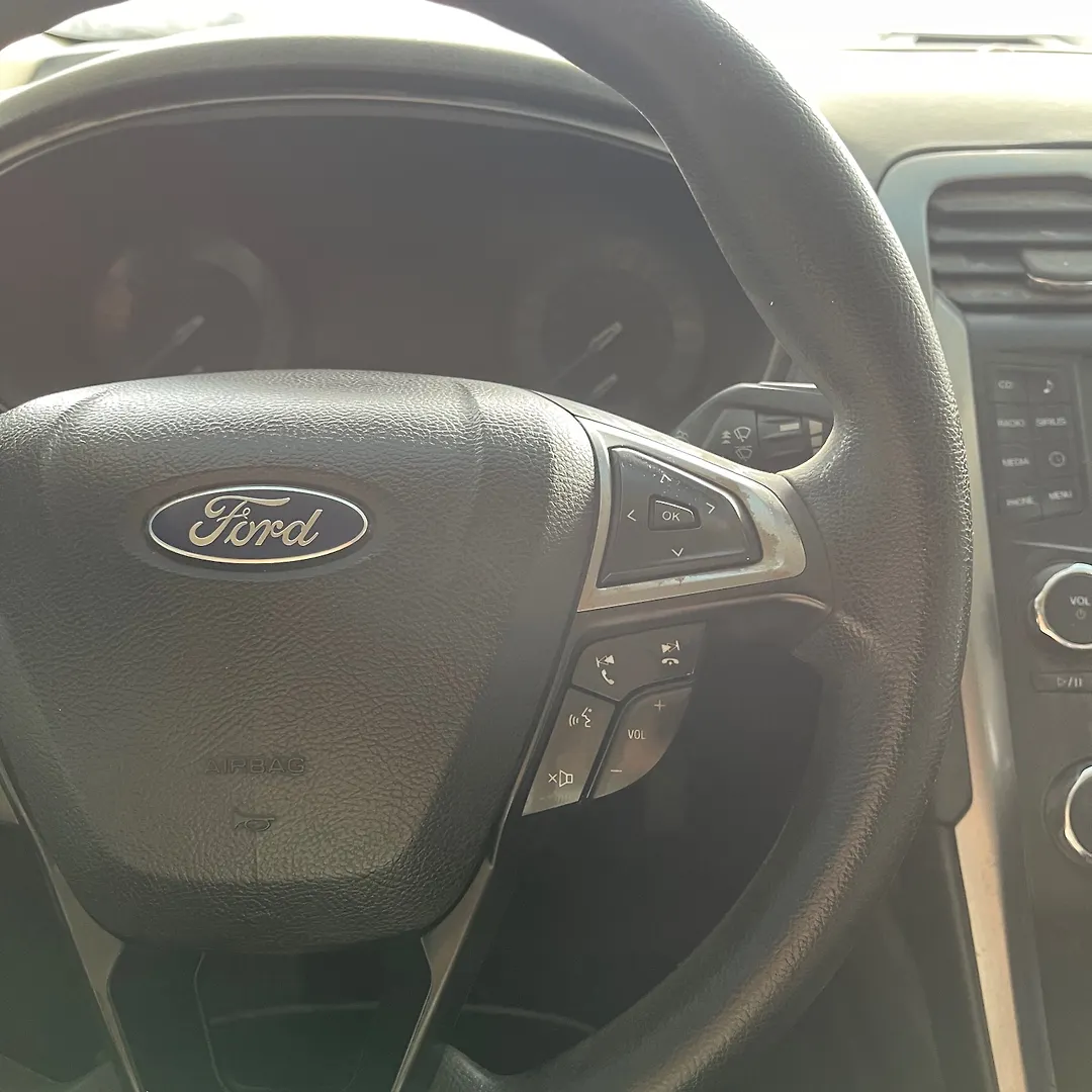 Steering wheel - 2017 Ford Fusion