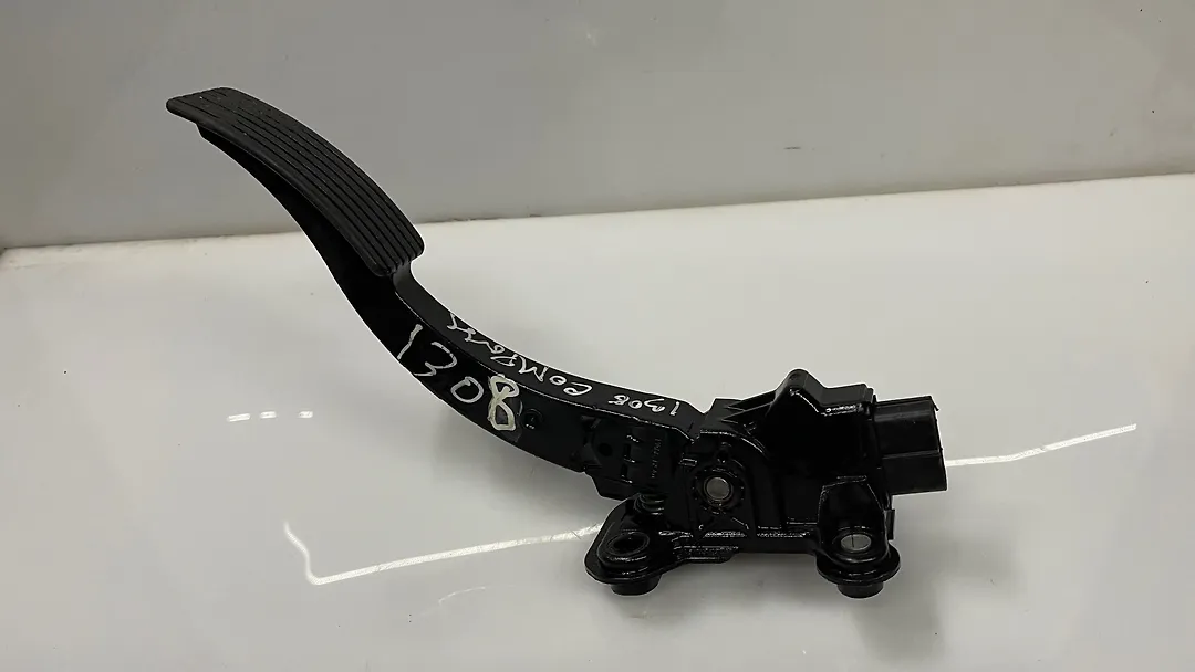 Accelerator pedal - 2014 Jeep Compass Sport