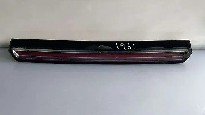 Tail Light (Center) - 2016 Cadillac Escalade ESV LUXURY
