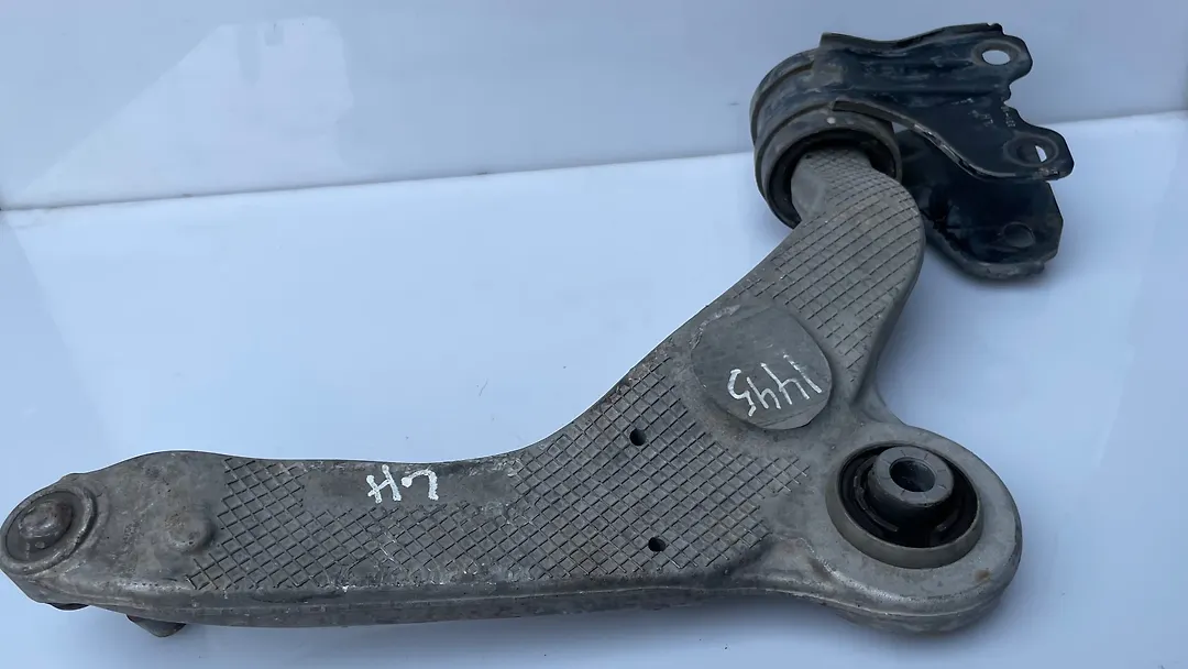 Lower Arm(LHF) - 2017 Lincoln Continental Livery