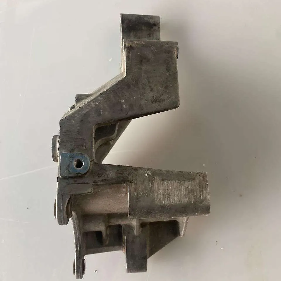 Mount bracket - 2015 Cadillac Escalade ESV LUXURY
