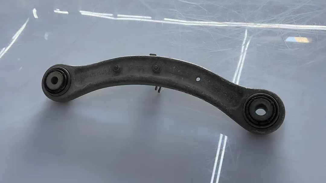 Upper arm (RH) - 2008 Volkswagen Touareg