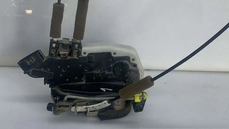 Door lock - 2014 Nissan Pathfinder