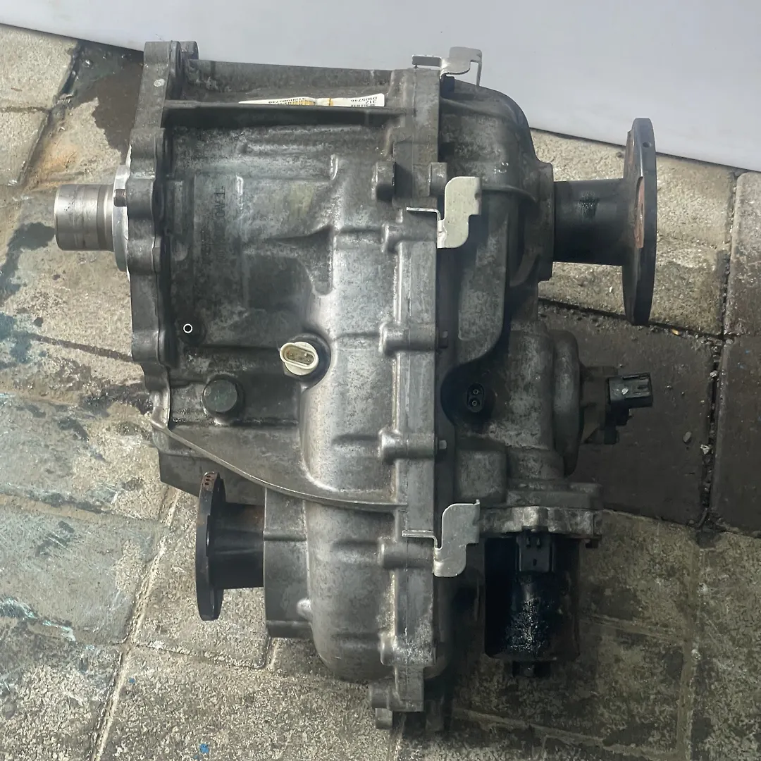 Differential case - 2014 Infiniti QX80 SUV