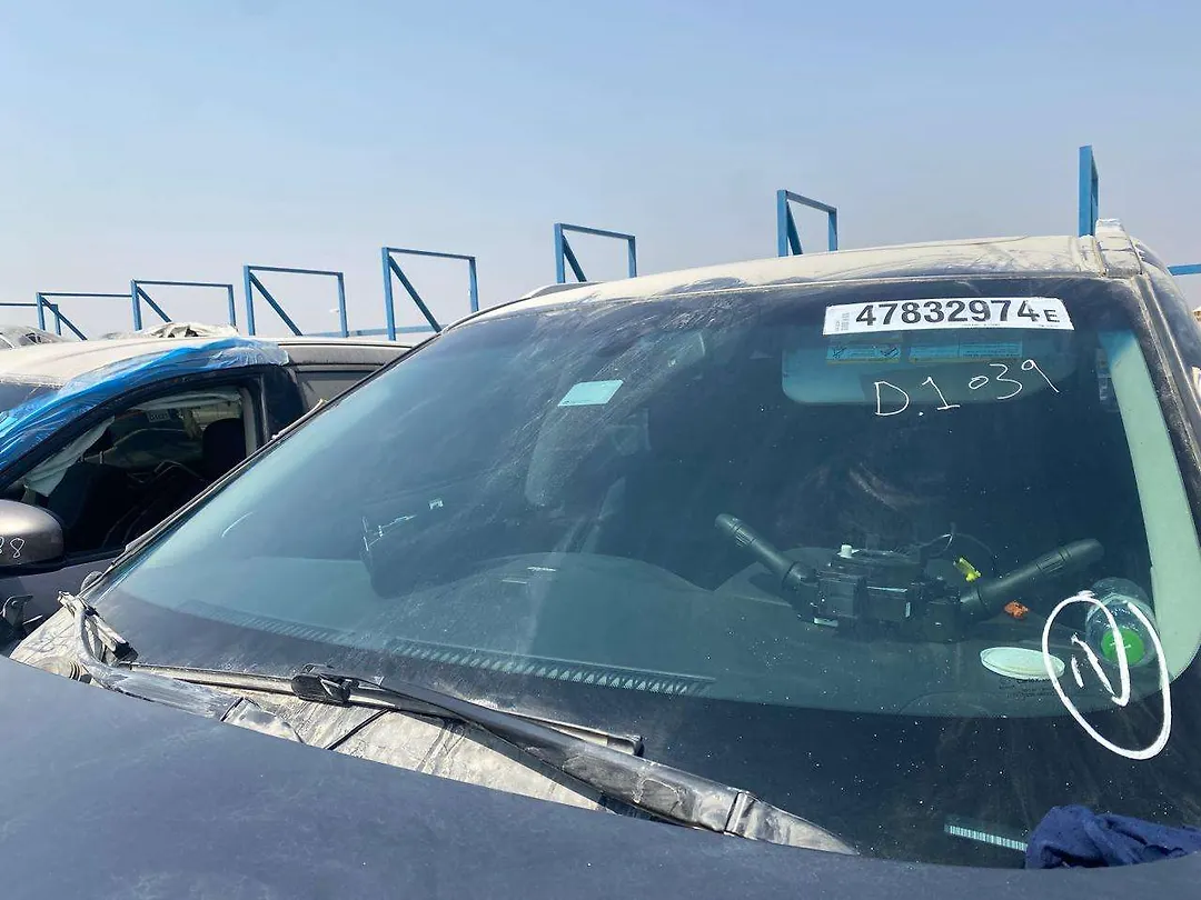 Windshield glass - 2015 Infiniti QX60