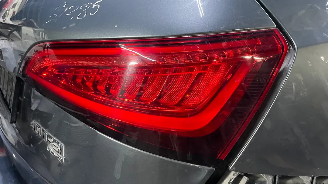 Tail Light (RH) - 2015 Audi Q5