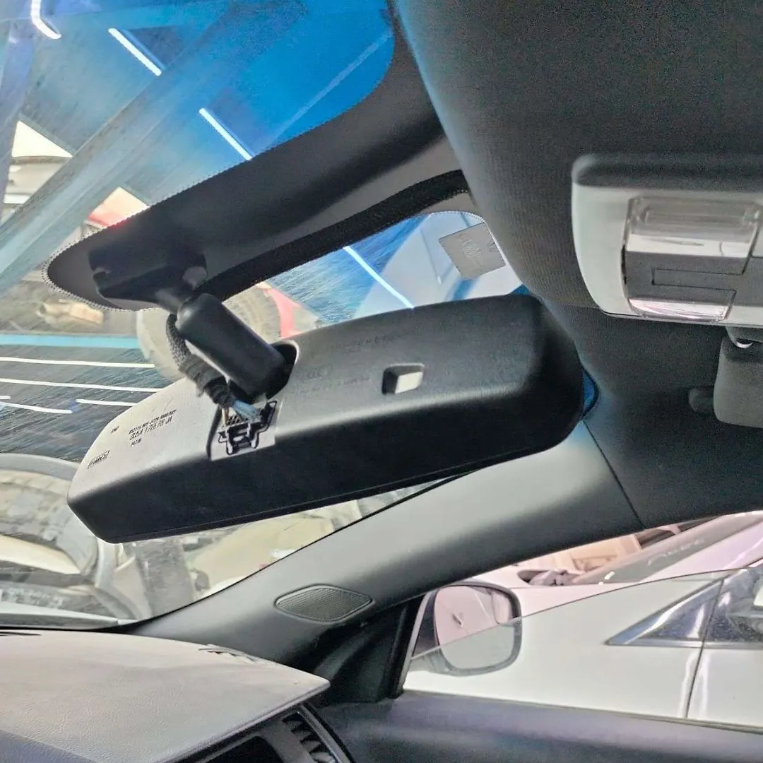 Rear view mirror - 2014 Ford Taurus