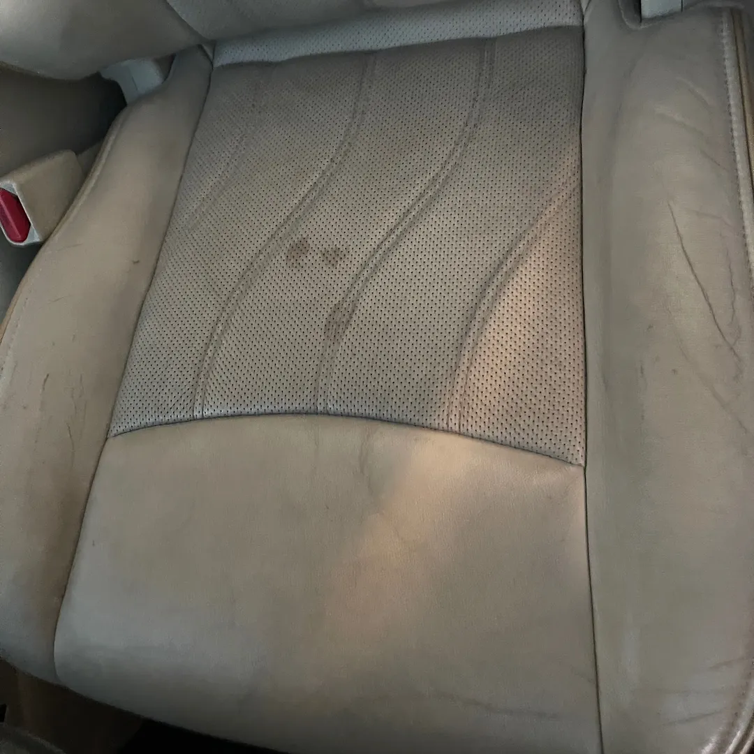 Front Seat (LHS) - 2015 Infiniti QX60