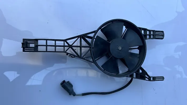 Radiator fan motor - 2018 Ford EcoSport