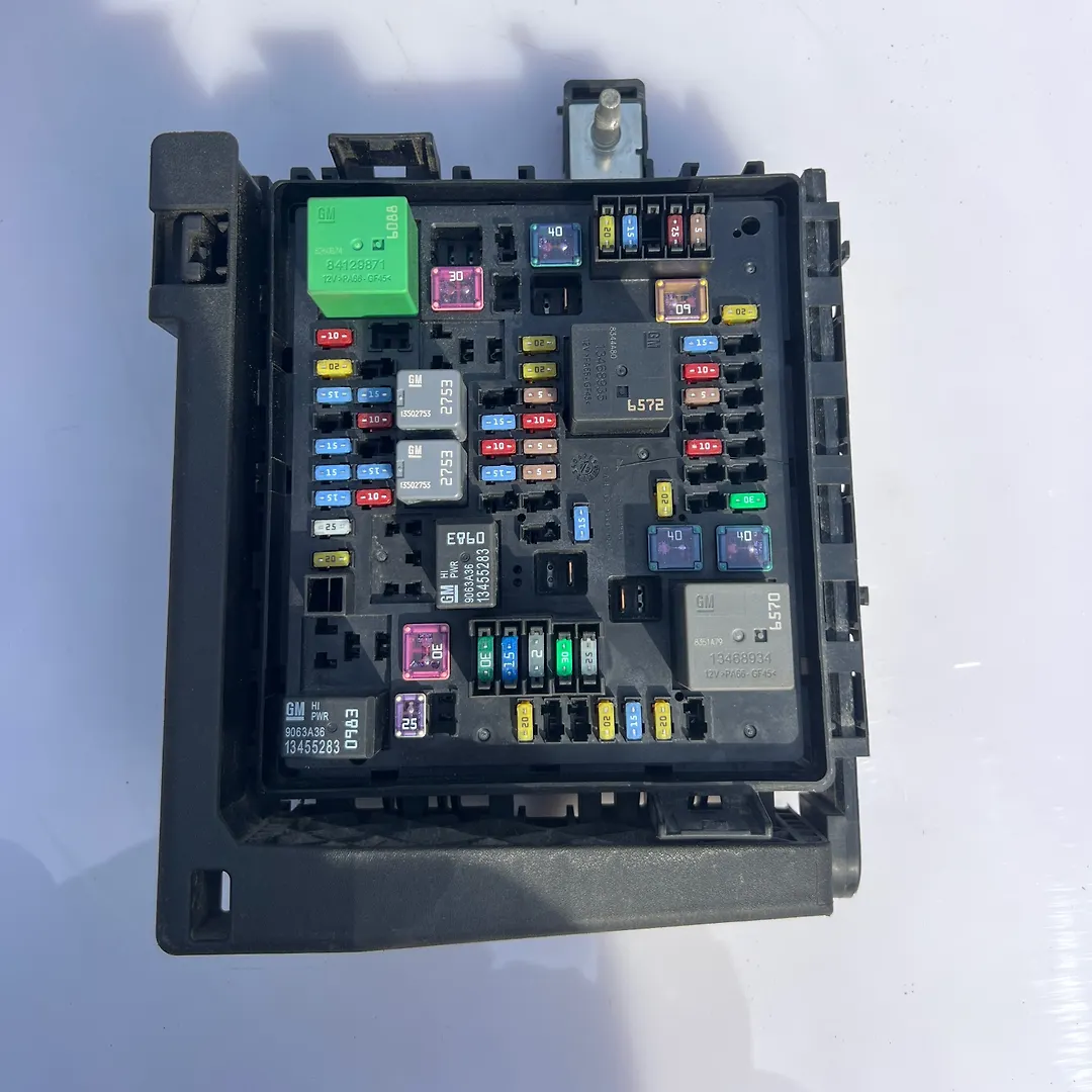Fuse box - 2020 Chevrolet Traverse