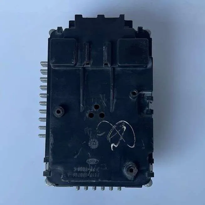 Body Control Module/BCM - 2004 Lincoln Town Car