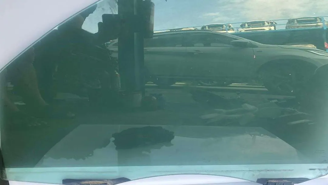Front door glass - 2021 Toyota Tacoma SR5