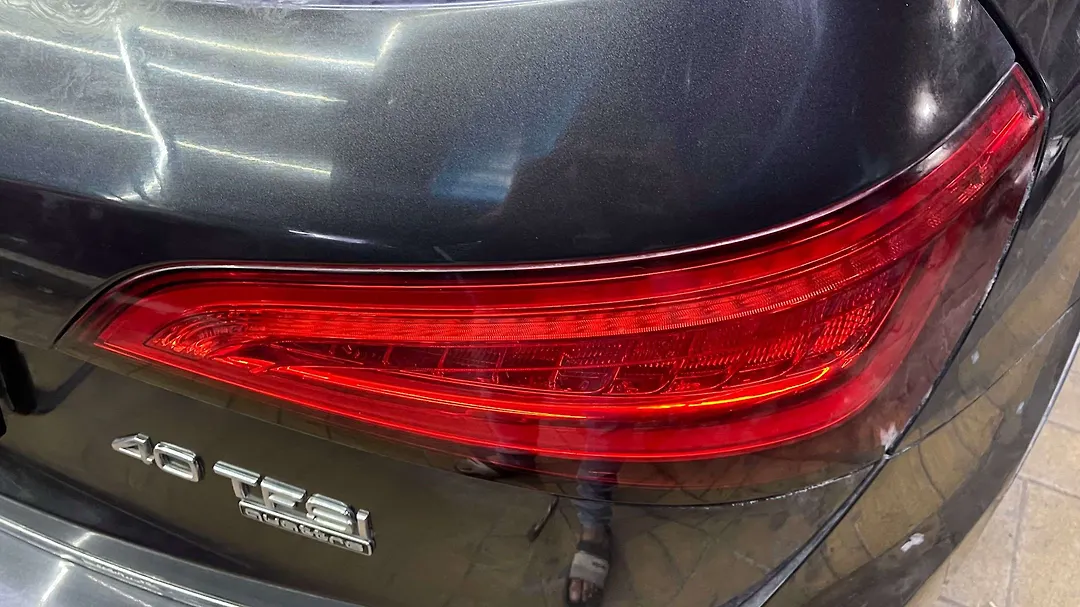 Tail Light (RH) - 2016 Audi Q5