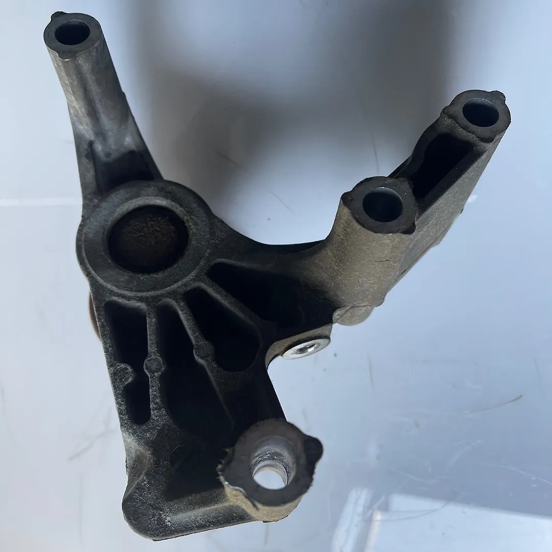 Clutch bracket - 2013 Infiniti QX56