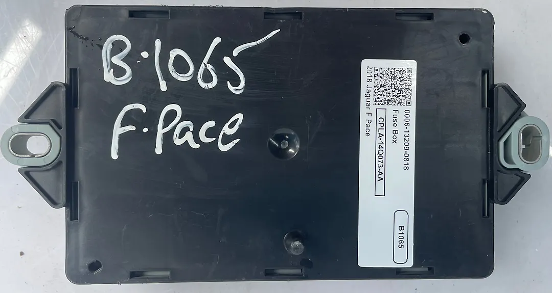 Fuse box - 2018 Jaguar F-Pace