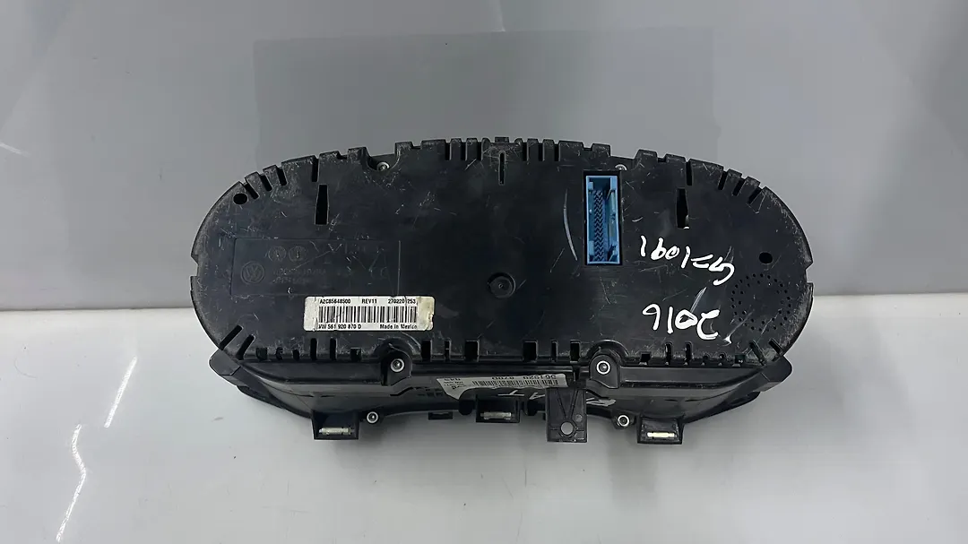 Speedometer - 2016 Volkswagen Passat