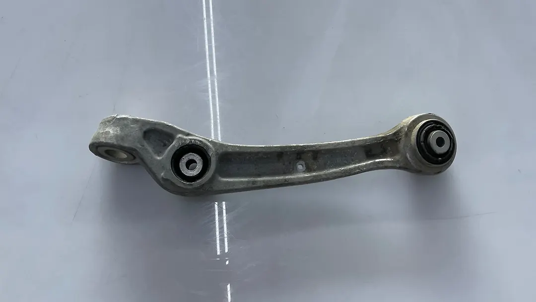 Lower arm (RH) - 2013 Land Rover LR4 HSE