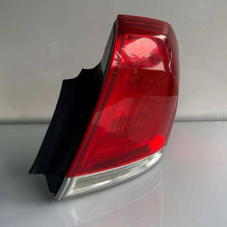 Tail Light (RH) - 2009 Chevrolet Caprice