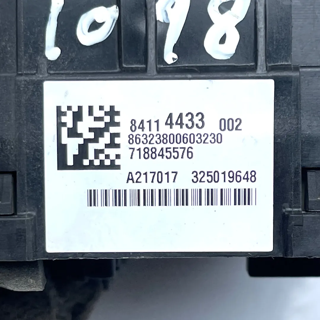 Fuse box cabin - 2017 Chevrolet Tahoe