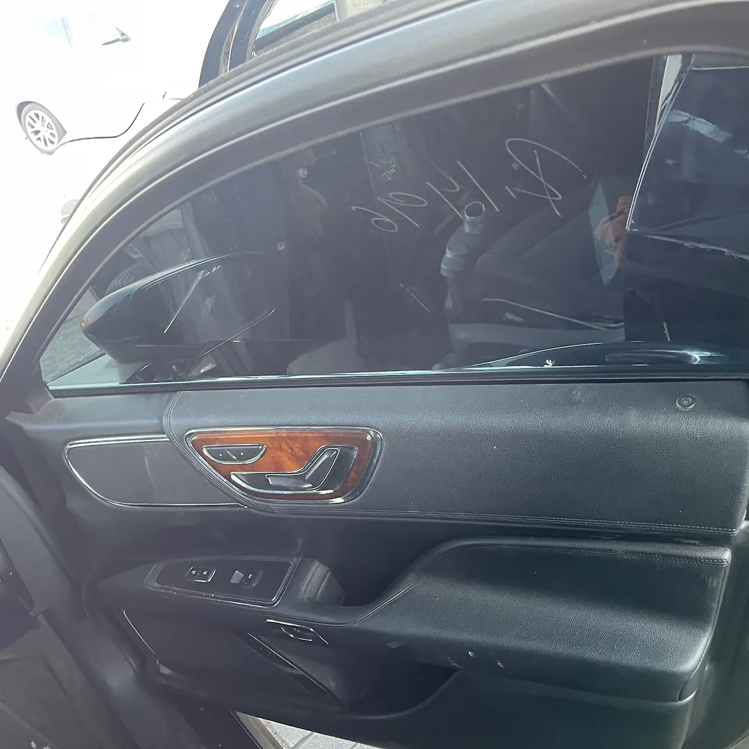 Door (RHF) - 2019 Lincoln Continental Select