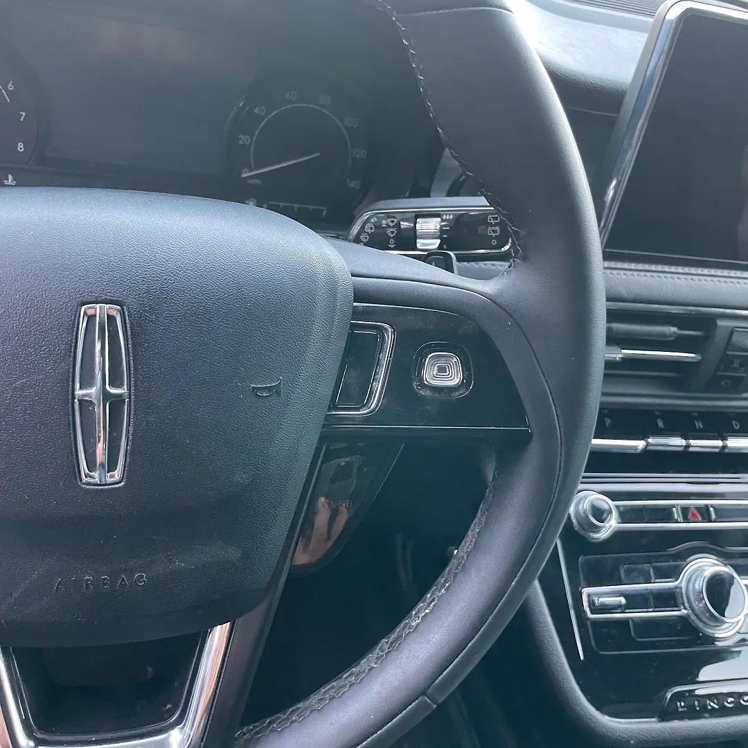 Steering wheel - 2022 Lincoln Corsair