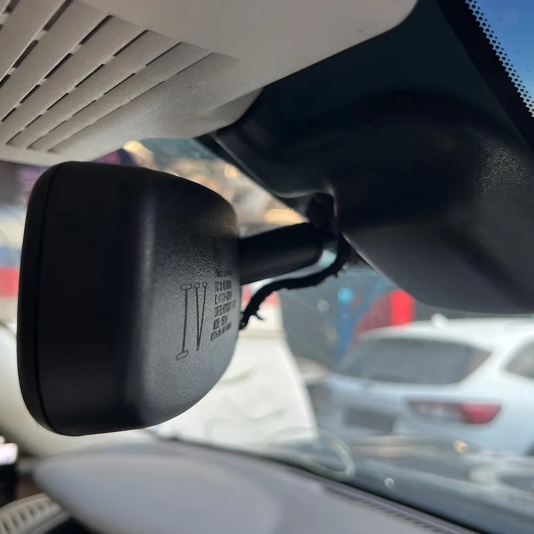 Rear view mirror - 2014 Infiniti QX80 SUV