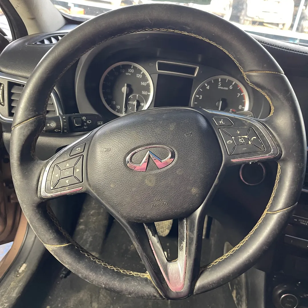 Steering wheel - 2017 Infiniti QX30 2.0t
