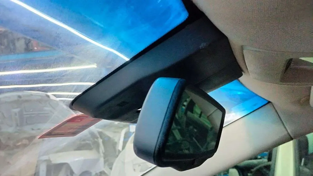 Rear view mirror - 2011 Cadillac SRX