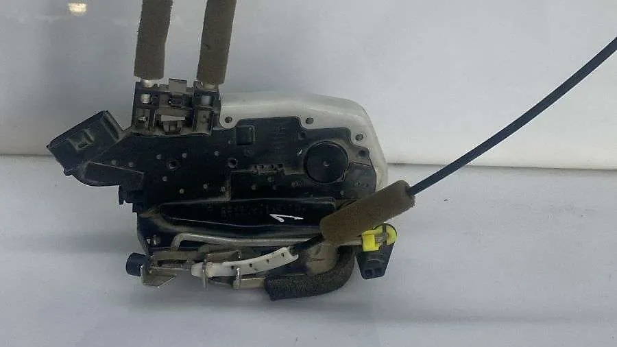 Door Lock(RHF) - 2014 Infiniti QX70 3.7i