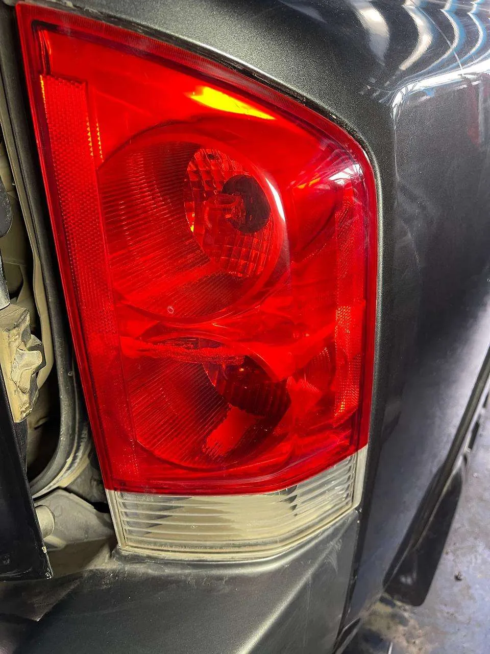 Tail Light (RH) - 2010 Nissan Armada