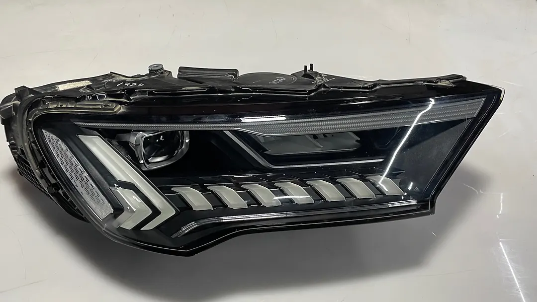 Headlight (RH) - 2021 Audi Q7