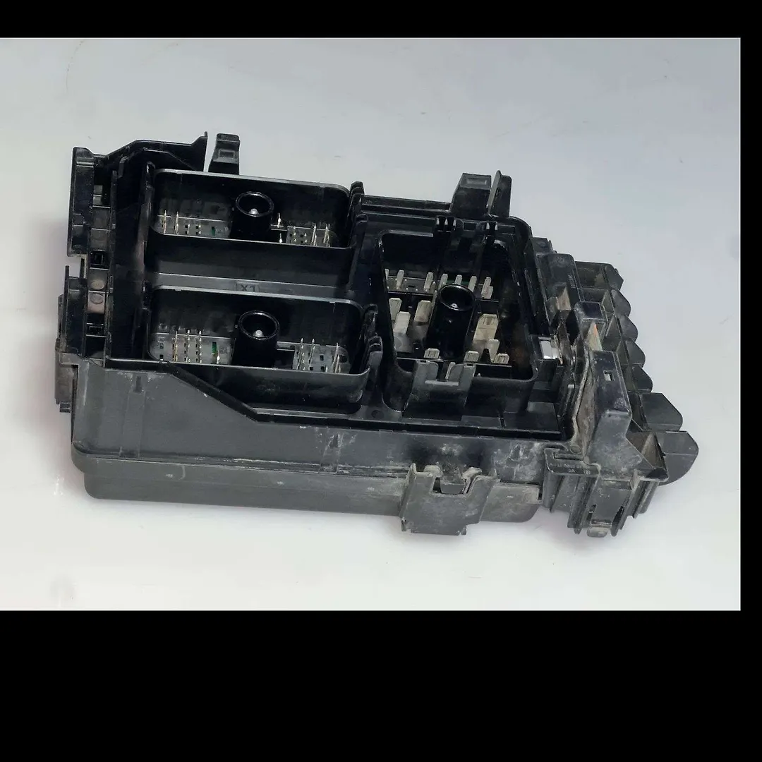 Fuse box - 2018 GMC Terrain