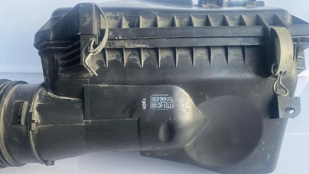 Air cleaner box - 2021 Toyota Tacoma SR5 grade TRN265L