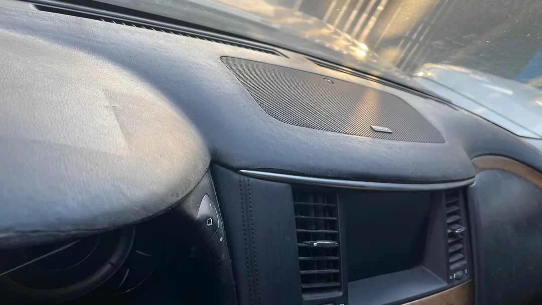 Dashboard  - 2011 Infiniti QX56 5.6i
