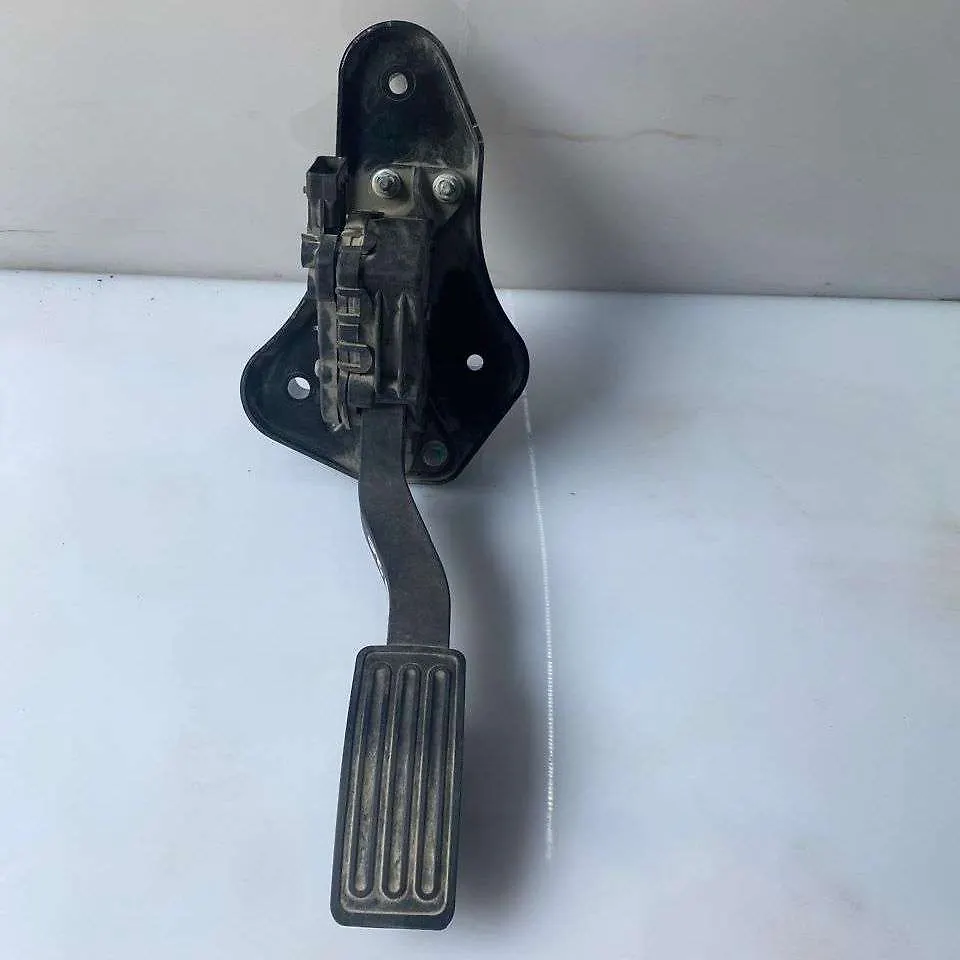Accelerator pedal - 2012 Infiniti QX56