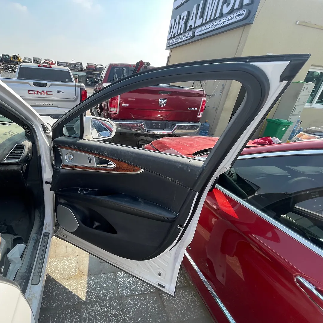 Door (RHF) - 2019 Lincoln Nautilus Reserve