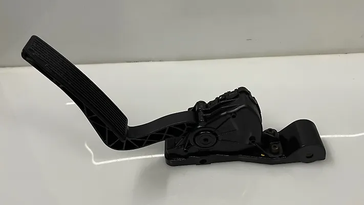 Accelerator pedal - 2006 Jeep Grand Cherokee Overland