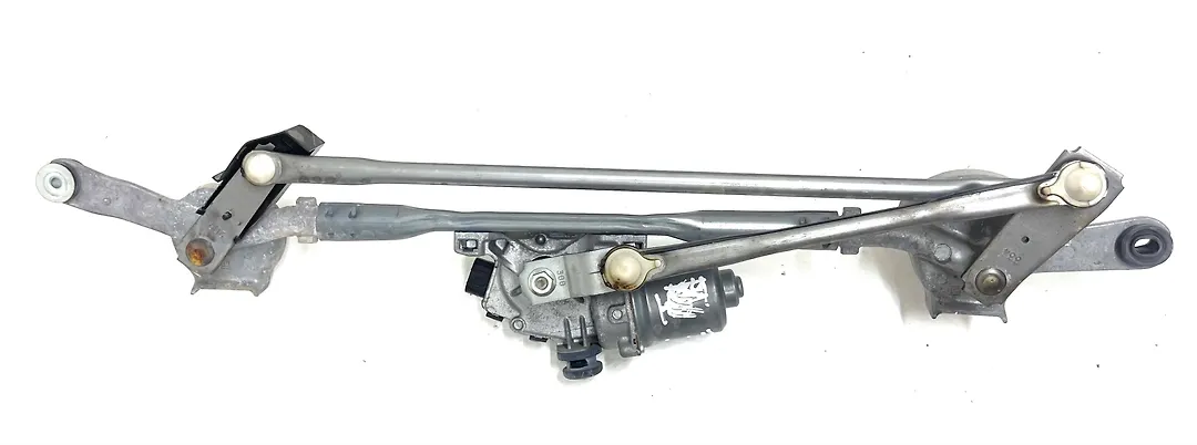 Windshield wiper motor - 2018 Cadillac XT5 Premium Luxury