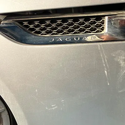 Fender (LHF) - 2017 Jaguar F-type